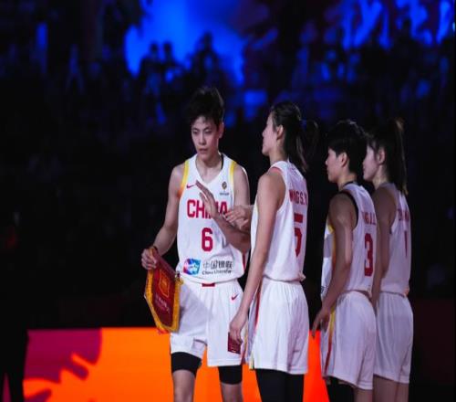 指尖美学秘,资深彩甲大,师演绎深度,B体育官网,B体育平台,B体育链接,B体育官方